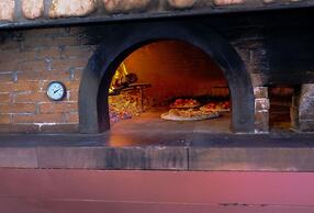 Tenuta con due Abitazioni Indipendenti e Piscina