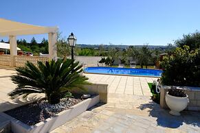 Tenuta con due Abitazioni Indipendenti e Piscina