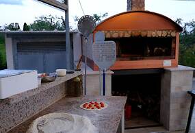 Tenuta con due Abitazioni Indipendenti e Piscina