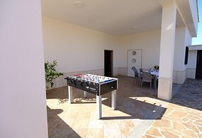 Tenuta con due Abitazioni Indipendenti e Piscina