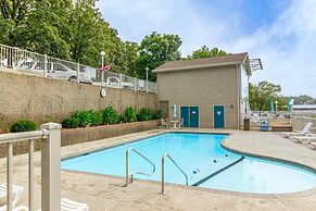 Lakewood Resort 1 Bedroom Condo 204