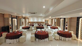 Grand Sarovar Portico