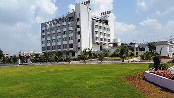 Grand Sarovar Portico