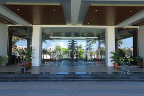Grand Sarovar Portico