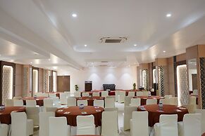 Grand Sarovar Portico
