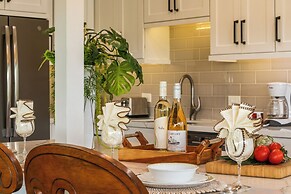 International Colony Club 13