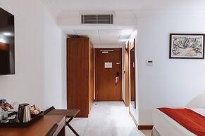 Star Land Hotel Bastos