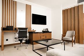 Star Land Hotel Bastos