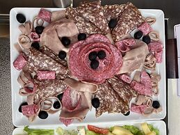 Star Land Hotel Bastos