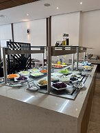 Star Land Hotel Bastos