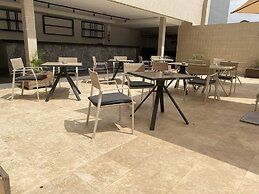 Star Land Hotel Bastos