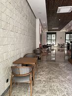 Star Land Hotel Bastos