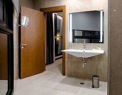 Star Land Hotel Bastos