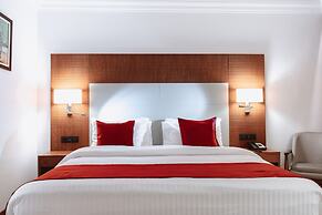 Star Land Hotel Bastos