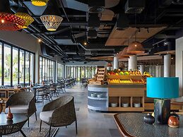 Pullman Lombok Merujani Mandalika Beach Resort