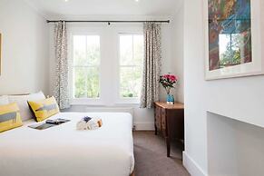 The Stunning Philbeach Garden Apartment