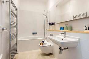 The Stunning Philbeach Garden Apartment