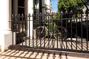 The Stunning Philbeach Garden Apartment