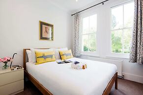 The Stunning Philbeach Garden Apartment