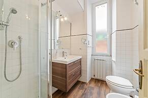 Bright and Spacious Philbeach Garden Apartment