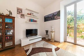 Bright and Spacious Philbeach Garden Apartment