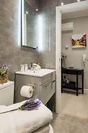 Bright and Modern Bayswater Apartment