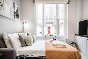 Bright and Modern Bayswater Apartment