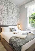 Bright and Modern Bayswater Apartment