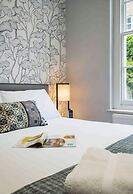 Bright and Modern Bayswater Apartment