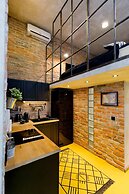 Bright Warwick Chambers Apartment