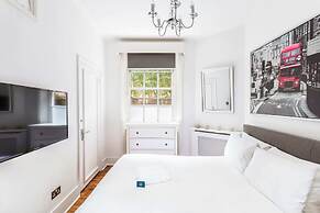Bright Warwick Chambers Apartment