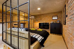 Bright Warwick Chambers Apartment