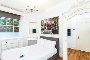 Bright Warwick Chambers Apartment