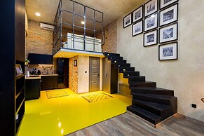 Bright Warwick Chambers Apartment