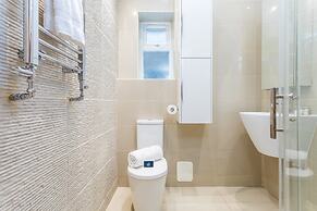 Bright Warwick Chambers Apartment