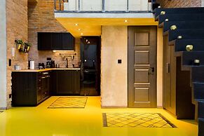 Bright Warwick Chambers Apartment