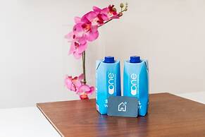 Bright Warwick Chambers Apartment