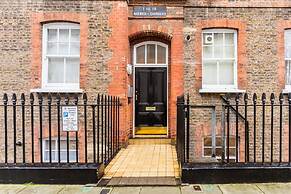 Bright Warwick Chambers Apartment
