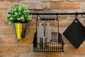 Bright Warwick Chambers Apartment