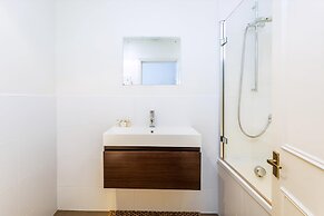 Bright and Spacious Notting Hill Nest