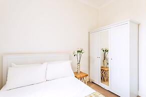 Bright and Spacious Notting Hill Nest
