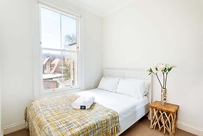 Bright and Spacious Notting Hill Nest