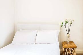 Bright and Spacious Notting Hill Nest