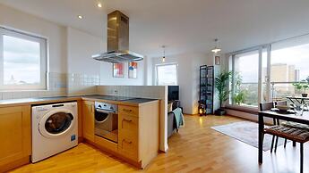 Cozy Hackney Apartment