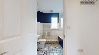 Cozy Hackney Apartment