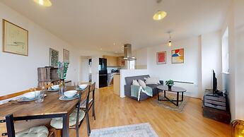 Cozy Hackney Apartment