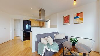 Cozy Hackney Apartment