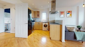 Cozy Hackney Apartment