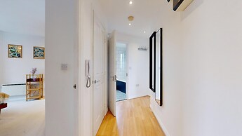 Cozy Hackney Apartment