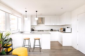 Bright London Bridge Apartment